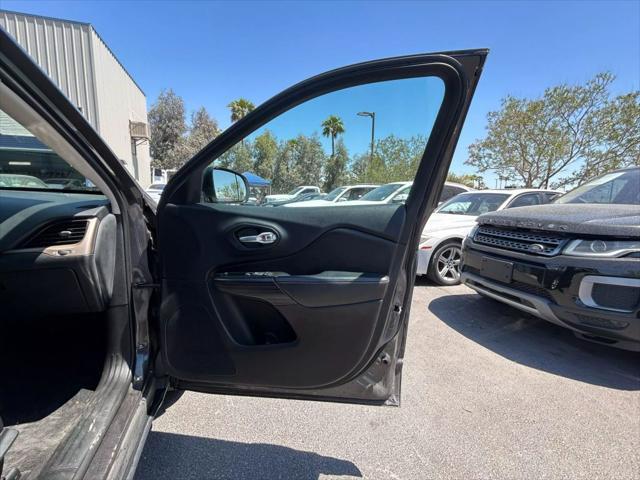 used 2015 Jeep Cherokee car, priced at $8,999
