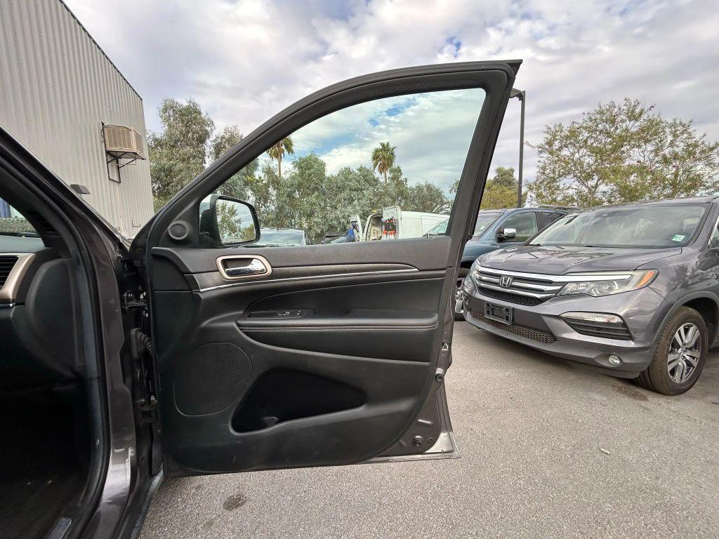 used 2015 Jeep Grand Cherokee car, priced at $12,820