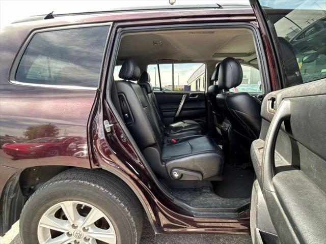 used 2013 Toyota Highlander car, priced at $14,999