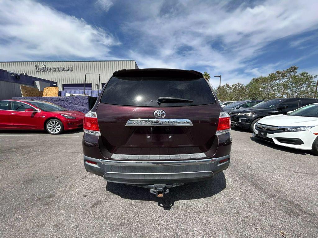 used 2013 Toyota Highlander car, priced at $15,995