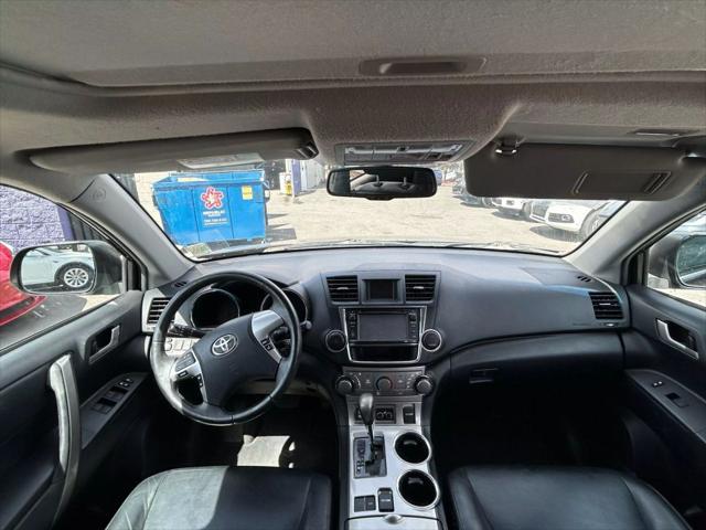 used 2013 Toyota Highlander car, priced at $14,999