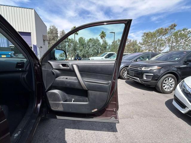 used 2013 Toyota Highlander car, priced at $14,999