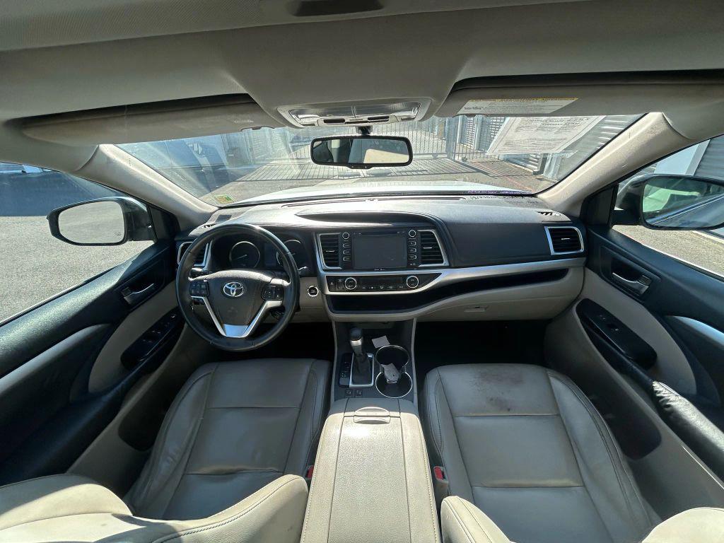 used 2015 Toyota Highlander car, priced at $11,491