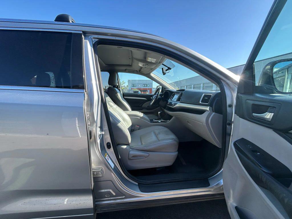 used 2015 Toyota Highlander car, priced at $11,491