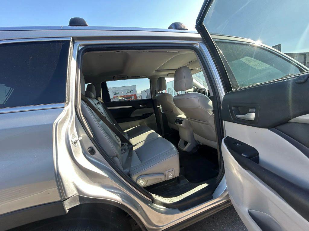 used 2015 Toyota Highlander car, priced at $11,491