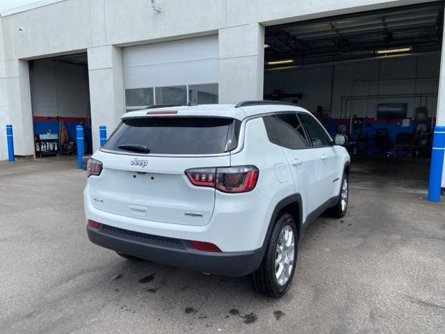 new 2024 Jeep Compass car, priced at $29,427