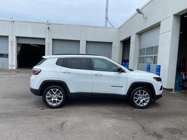 new 2024 Jeep Compass car, priced at $29,427