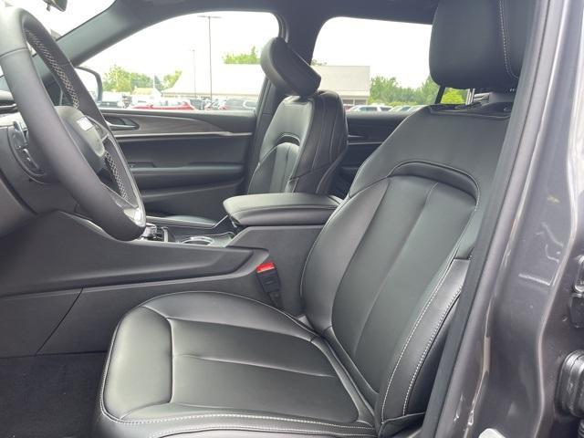 new 2025 Jeep Grand Cherokee L car, priced at $51,012