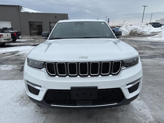 new 2025 Jeep Grand Cherokee car, priced at $40,710