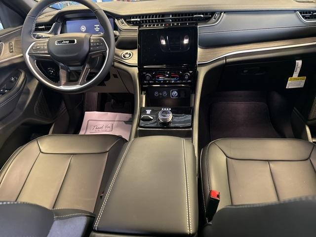 new 2025 Jeep Grand Cherokee car, priced at $40,710