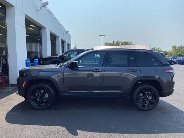 new 2024 Jeep Grand Cherokee car, priced at $43,897