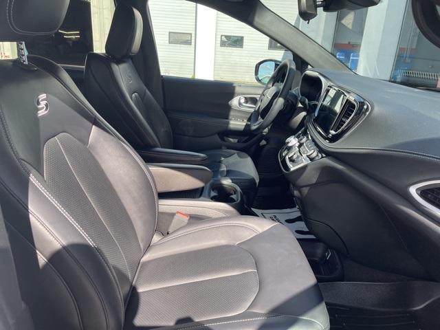 used 2024 Chrysler Pacifica car, priced at $37,985