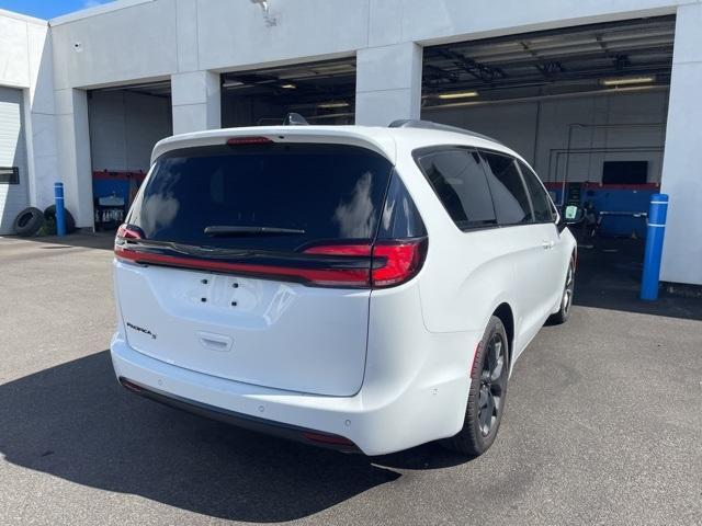 used 2024 Chrysler Pacifica car, priced at $37,985