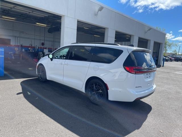 used 2024 Chrysler Pacifica car, priced at $37,985