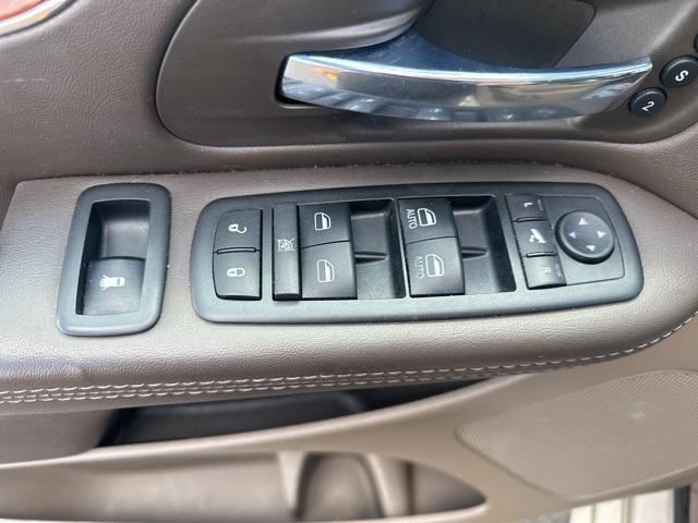 used 2014 Chrysler Town & Country car, priced at $13,395