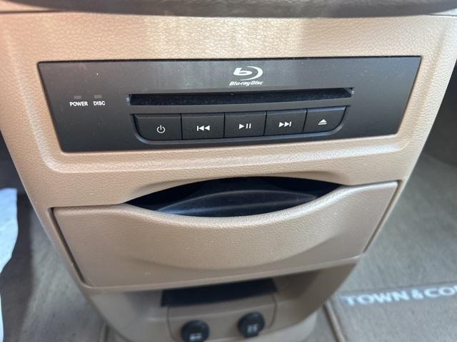 used 2014 Chrysler Town & Country car, priced at $13,395