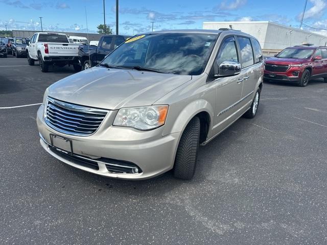 used 2014 Chrysler Town & Country car, priced at $13,395