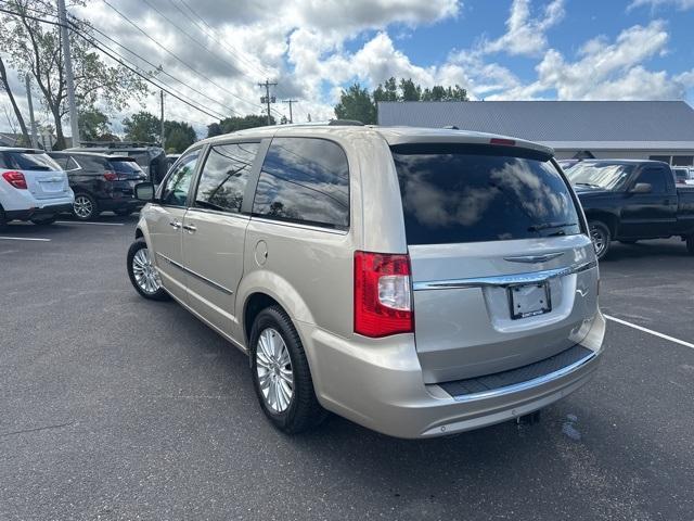 used 2014 Chrysler Town & Country car, priced at $13,395