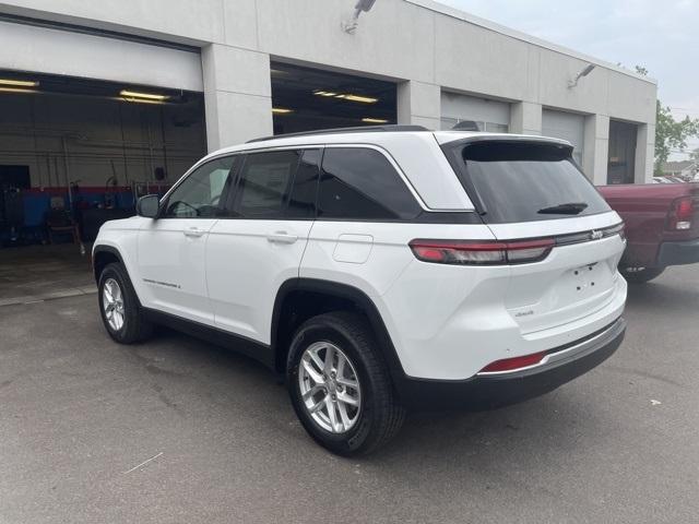 new 2025 Jeep Grand Cherokee car, priced at $43,575
