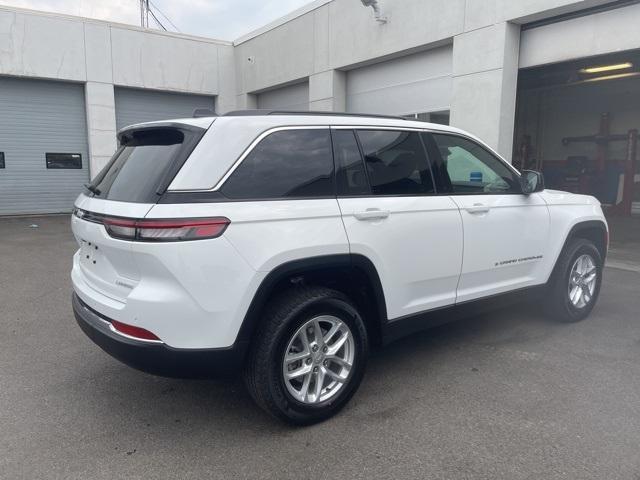 new 2025 Jeep Grand Cherokee car, priced at $43,575