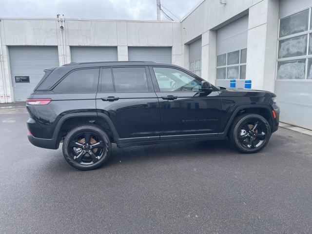 new 2025 Jeep Grand Cherokee car, priced at $43,906