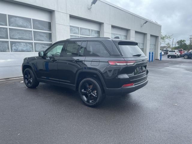 new 2025 Jeep Grand Cherokee car, priced at $43,906