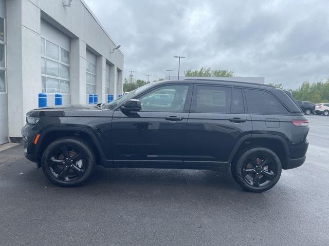 new 2025 Jeep Grand Cherokee car, priced at $43,906