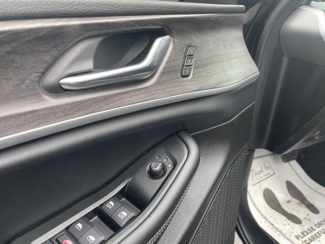 new 2025 Jeep Grand Cherokee car, priced at $43,906