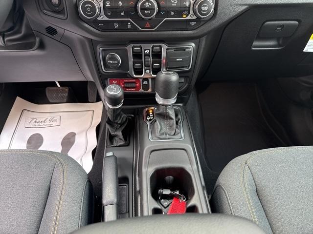 new 2025 Jeep Wrangler car, priced at $51,985