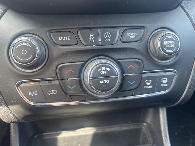 used 2020 Jeep Cherokee car, priced at $20,888
