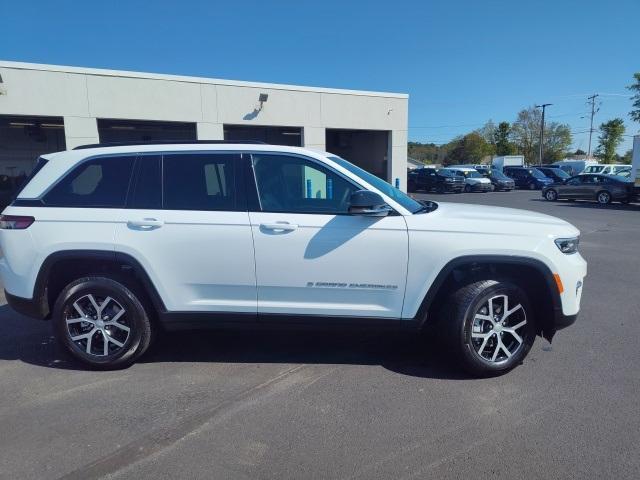 new 2024 Jeep Grand Cherokee car, priced at $43,450