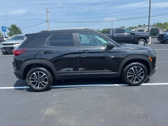 new 2025 Chevrolet TrailBlazer car, priced at $27,790