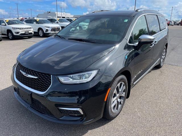 new 2023 Chrysler Pacifica Hybrid car, priced at $48,934