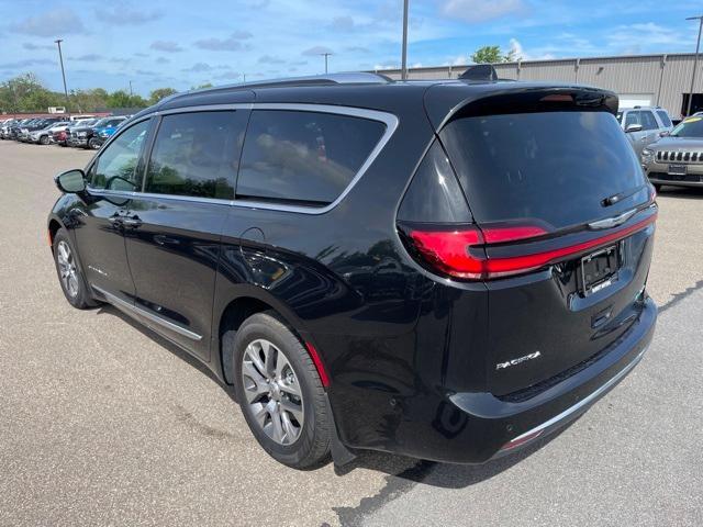 new 2023 Chrysler Pacifica Hybrid car, priced at $48,934