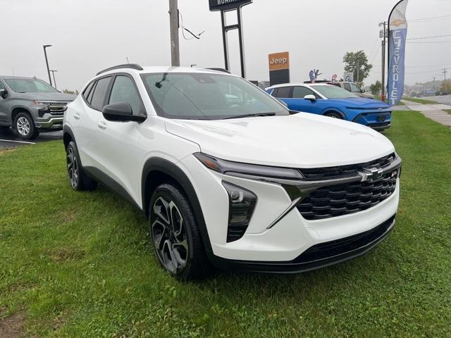 new 2025 Chevrolet Trax car, priced at $25,990