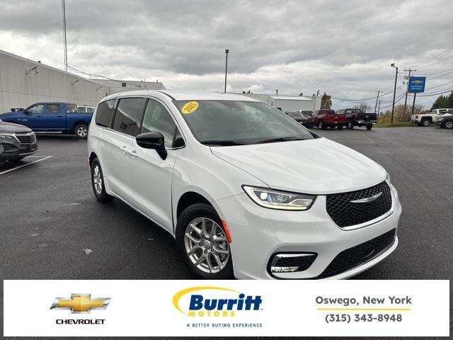 used 2025 Chrysler Pacifica car, priced at $37,885