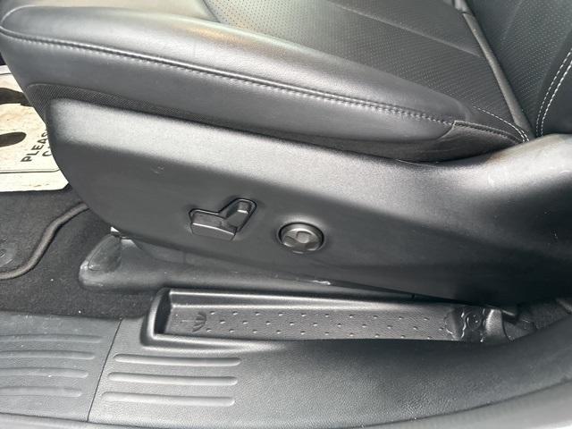 used 2025 Chrysler Pacifica car, priced at $35,885