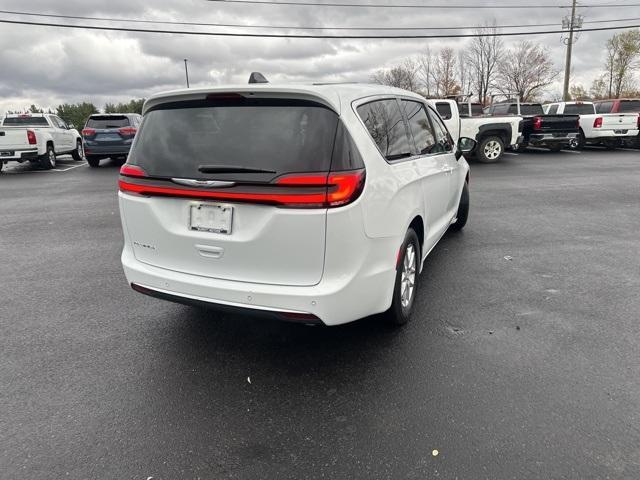 used 2025 Chrysler Pacifica car, priced at $35,885