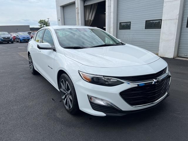 new 2025 Chevrolet Malibu car, priced at $27,495