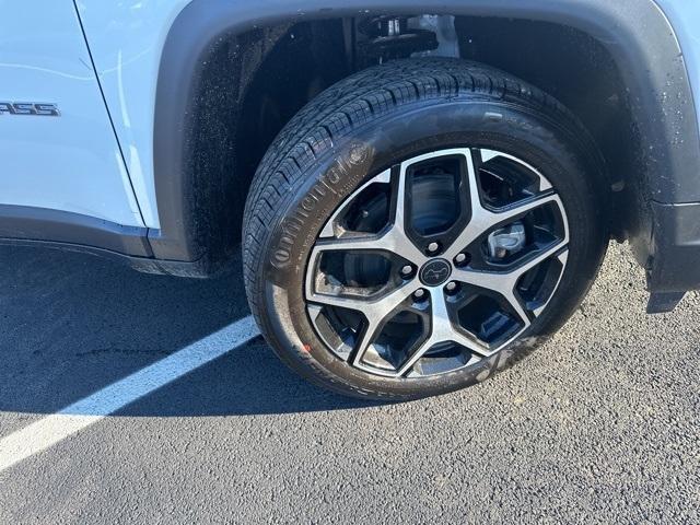 new 2025 Jeep Compass car, priced at $31,840