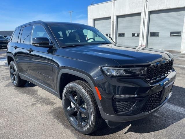 new 2025 Jeep Grand Cherokee car, priced at $48,020