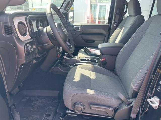 new 2025 Jeep Wrangler car, priced at $51,580