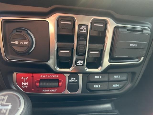 new 2025 Jeep Wrangler car, priced at $51,580