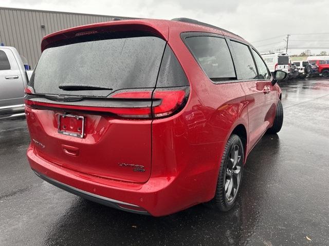 new 2026 Chrysler Pacifica car, priced at $56,631