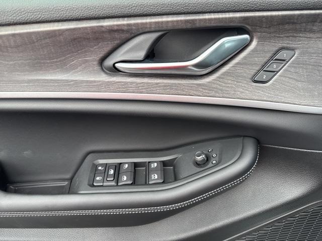 new 2025 Jeep Grand Cherokee L car, priced at $45,077