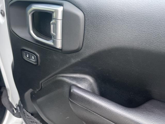 used 2021 Jeep Gladiator car, priced at $32,585