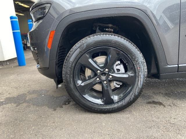 new 2024 Jeep Grand Cherokee L car, priced at $52,899