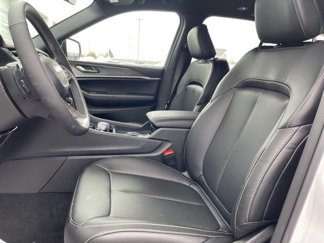 new 2025 Jeep Grand Cherokee car, priced at $40,710