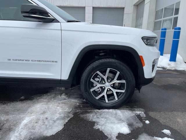 new 2025 Jeep Grand Cherokee car, priced at $40,710