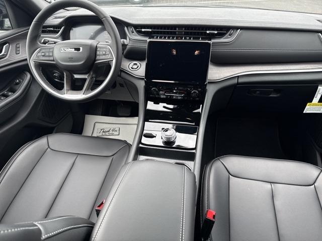 new 2025 Jeep Grand Cherokee car, priced at $48,957